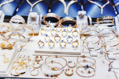 2023年9月12日珠寶首飾行業(yè)指數(shù)走低，市場短期承壓